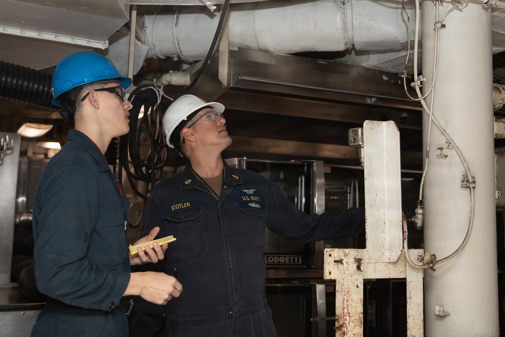 Ike Conducts Scheduled Planned Incremental Availability