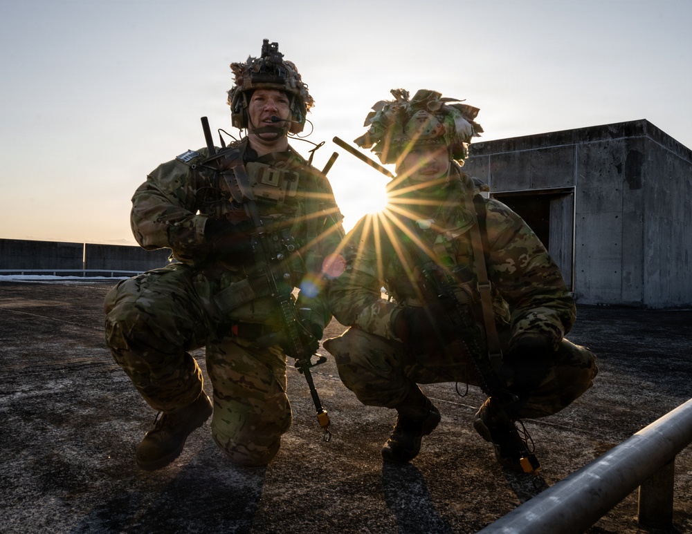 U.S. Army and Japan Self Defense Force Paratroopers Conducts Close Quarters Battle Training