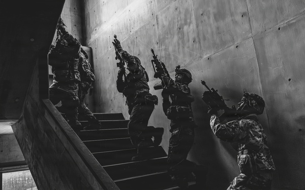 U.S. Army and Japan Self Defense Force Paratroopers Conducts Close Quarters Battle Training