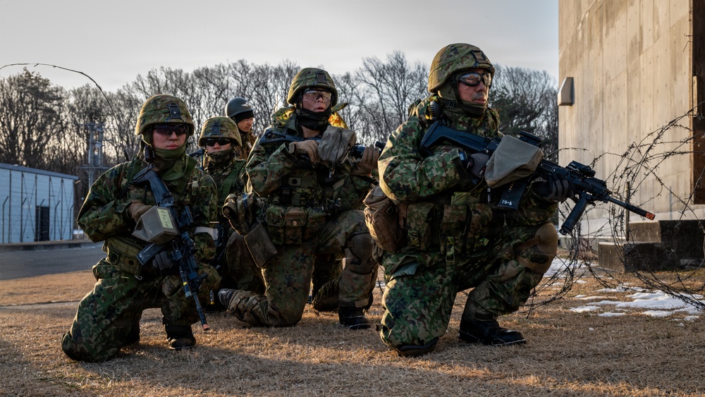 U.S. Army and Japan Self Defense Force Paratroopers Conducts Close Quarters Battle Training