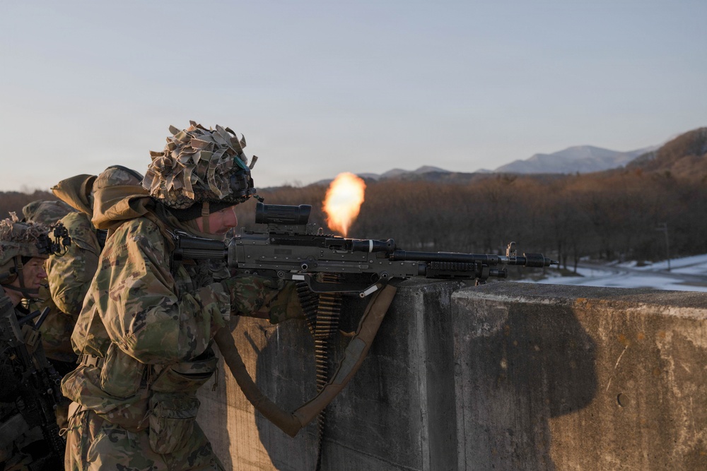 U.S. Army and Japan Self Defense Force Paratroopers Conducts Close Quarters Battle Training
