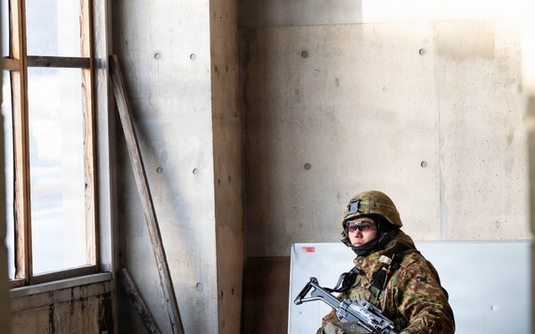 U.S. Army and Japan Self Defense Force Paratroopers Conducts Close Quarters Battle Training