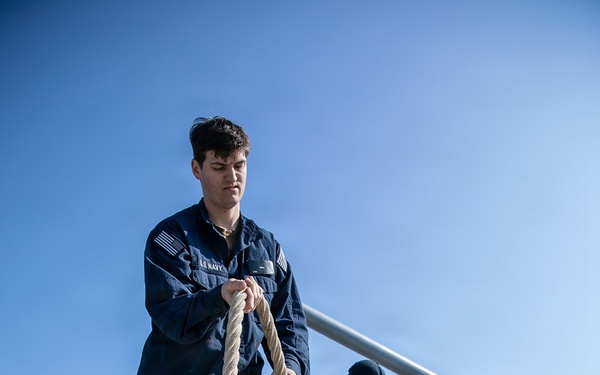 USS Mitscher (DDG 57) Sailors conduct sea and anchor evolution