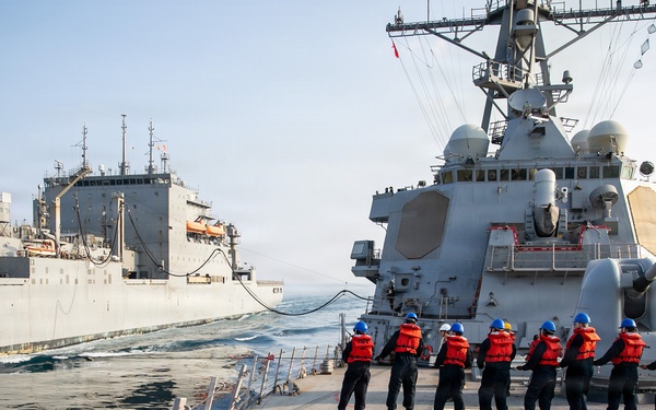 USS Mitscher (DDG 57) conducts RAS with USNS Carl Brashear (T-AKE 7)
