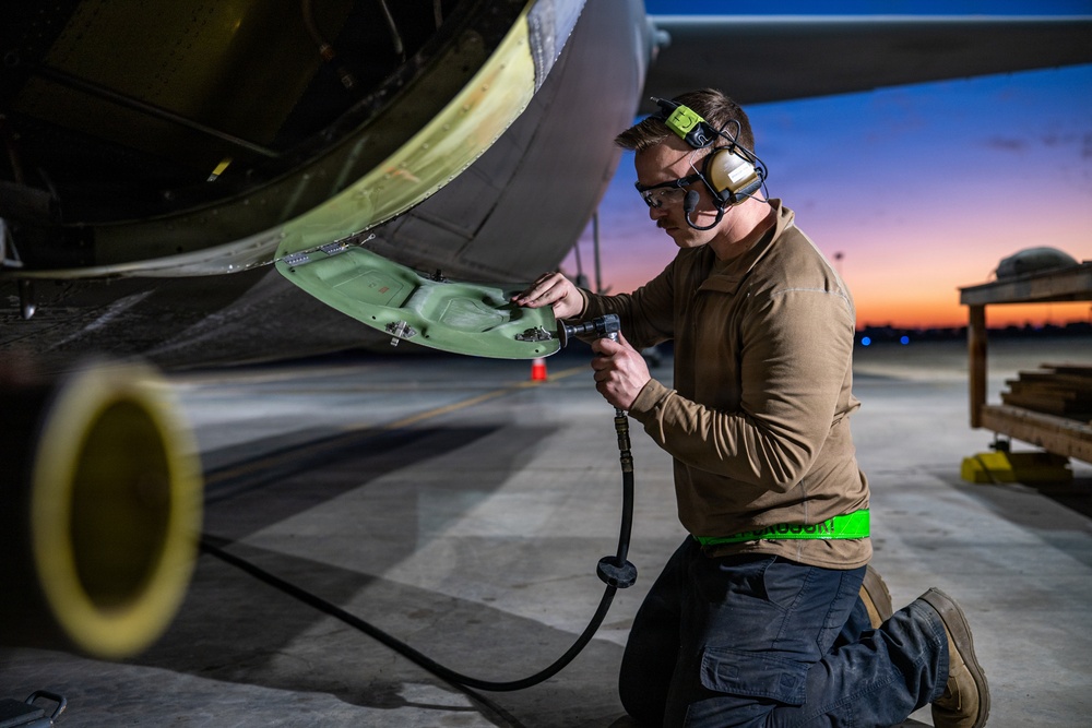 386th AEW Aircraft Metals Specialists Perform Maintenance on a C-130