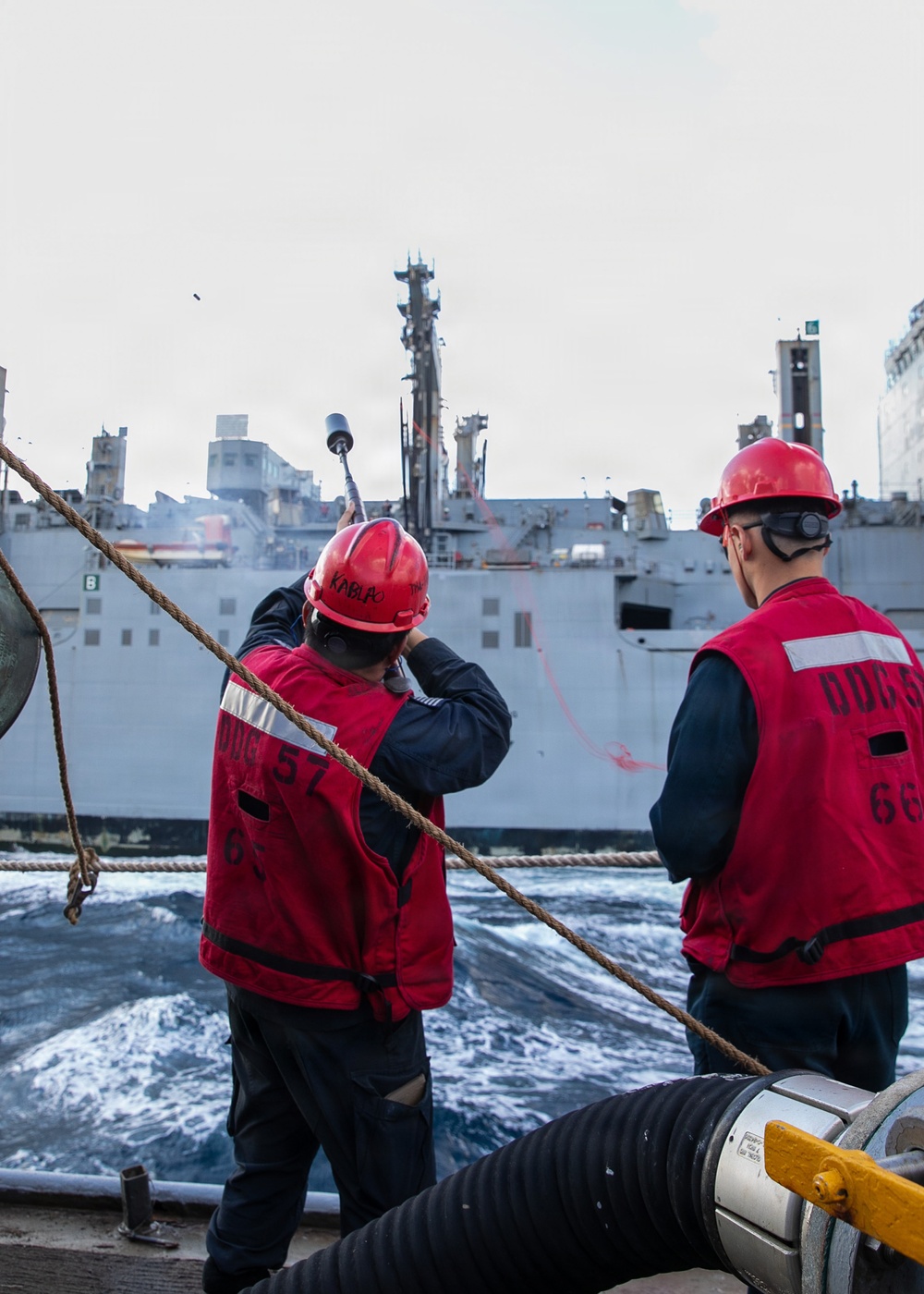 USS Mitscher (DDG 57) conducts RAS with USNS Carl Brashear (T-AKE 7)