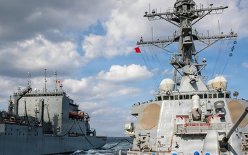 USS Mitscher (DDG 57) conducts RAS with USNS Carl Brashear (T-AKE 7)