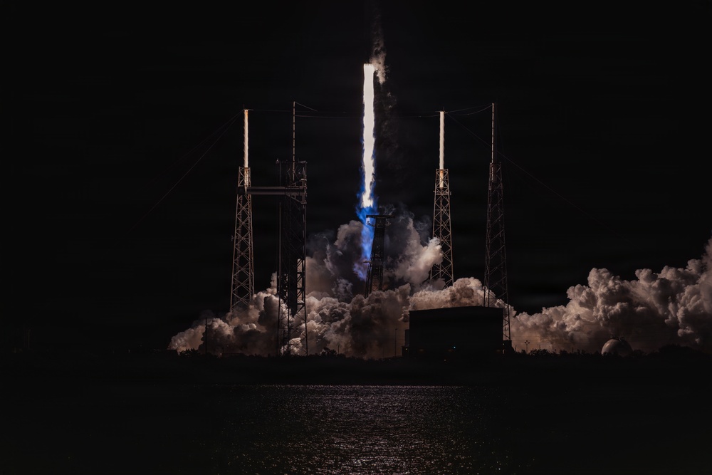 Starlink 6-100 Launches from Cape Canaveral Space Force Station