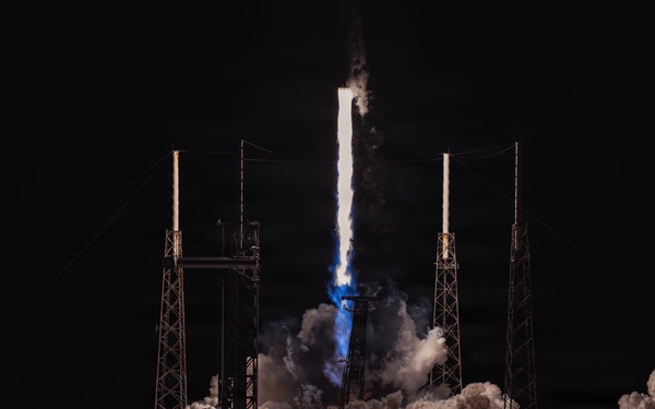 Starlink 6-100 Launches from Cape Canaveral Space Force Station