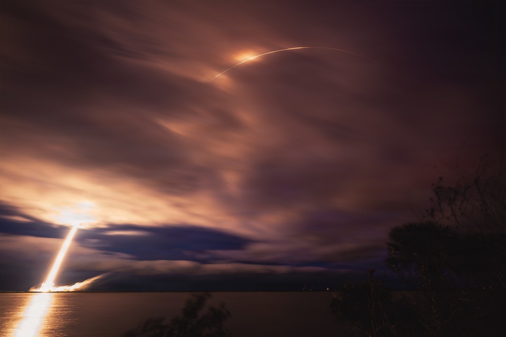 Starlink 6-100 Launches from Cape Canaveral Space Force Station