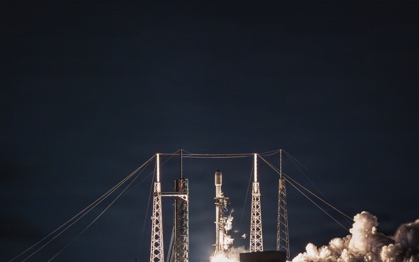 Starlink 6-100 Launches from Cape Canaveral Space Force Station