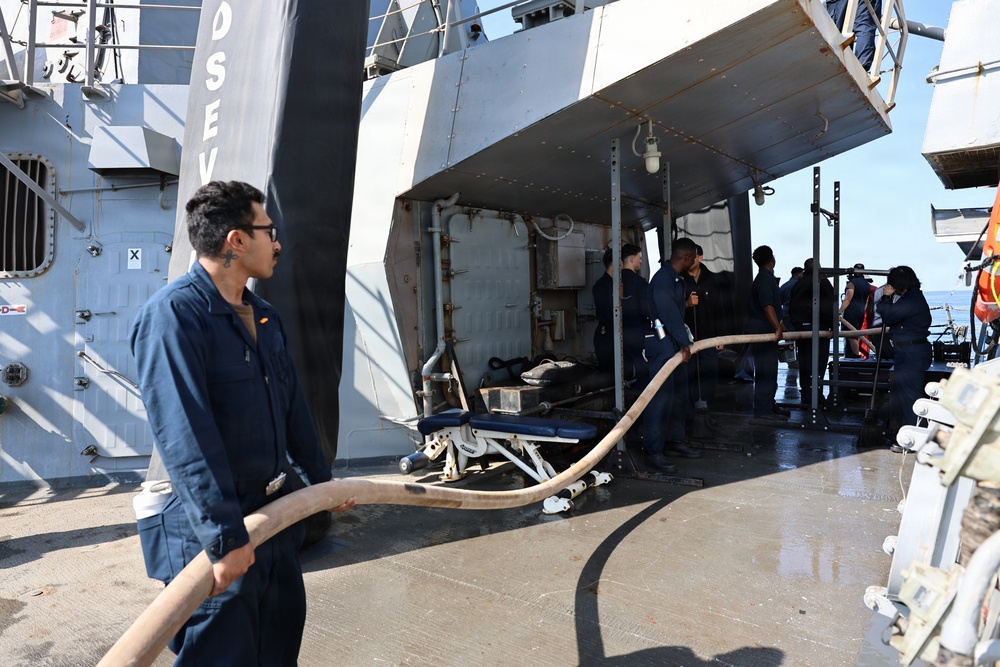 USS Roosevelt (DDG 80) Conducts Fresh Water Wash Down in the Arabian Gulf