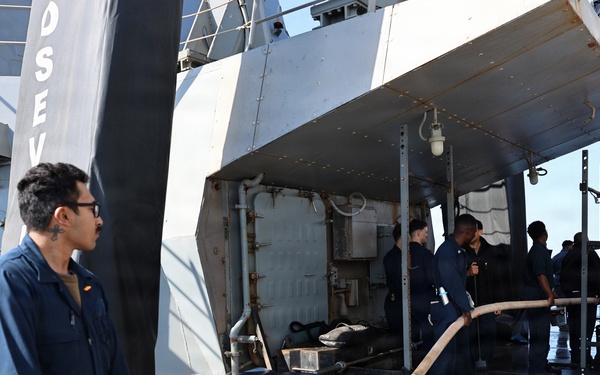 USS Roosevelt (DDG 80) Conducts Fresh Water Wash Down in the Arabian Gulf