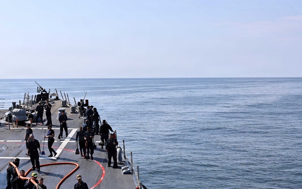 USS Roosevelt (DDG 80) Conducts Fresh Water Wash Down in the Arabian Gulf