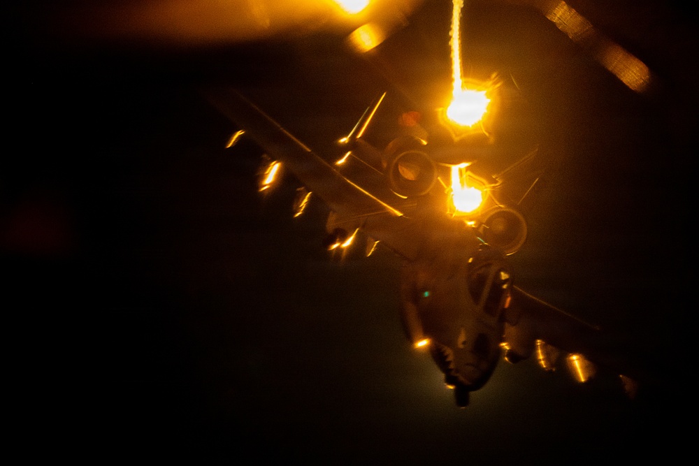 Stratotankers refuel Thunderbolts