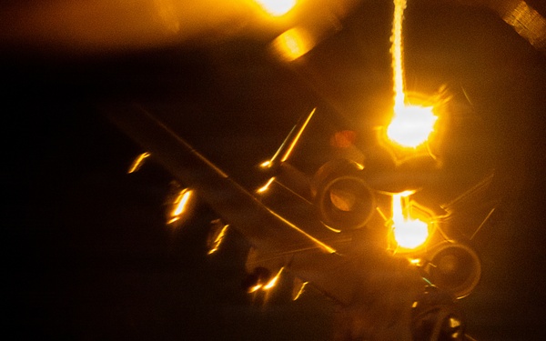 Stratotankers refuel Thunderbolts