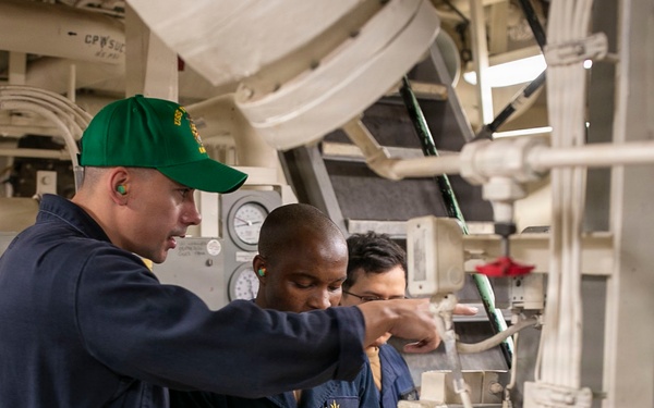 USS Tripoli Conducts Engineering Training Team Drills