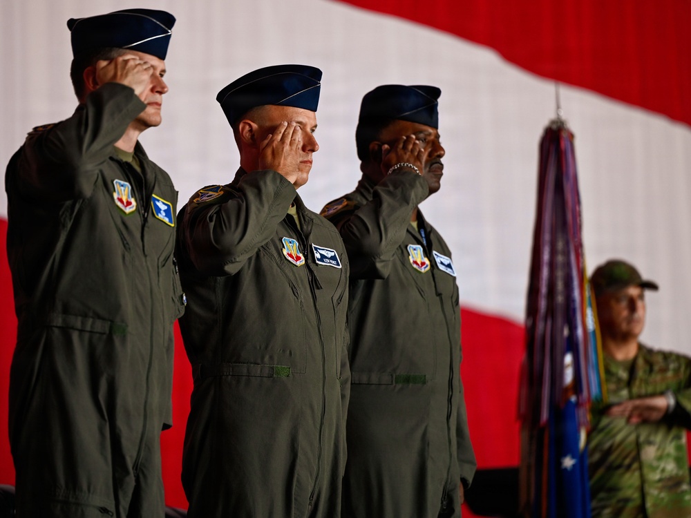 America’s Wing Welcomes New Commander at 552nd Air Control Wing Change of Command
