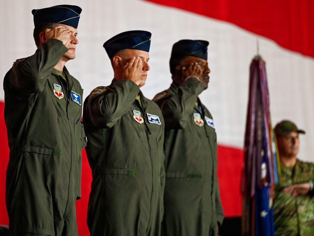 America’s Wing Welcomes New Commander at 552nd Air Control Wing Change of Command
