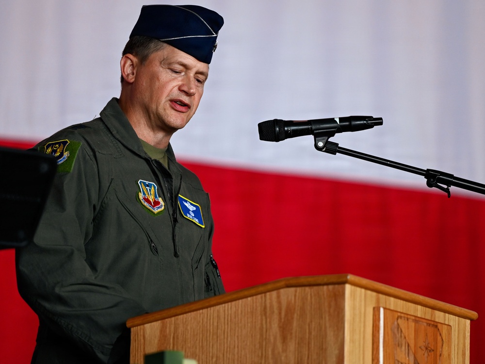 America’s Wing Welcomes New Commander at 552nd Air Control Wing Change of Command