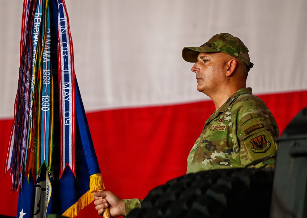 America’s Wing Welcomes New Commander at 552nd Air Control Wing Change of Command
