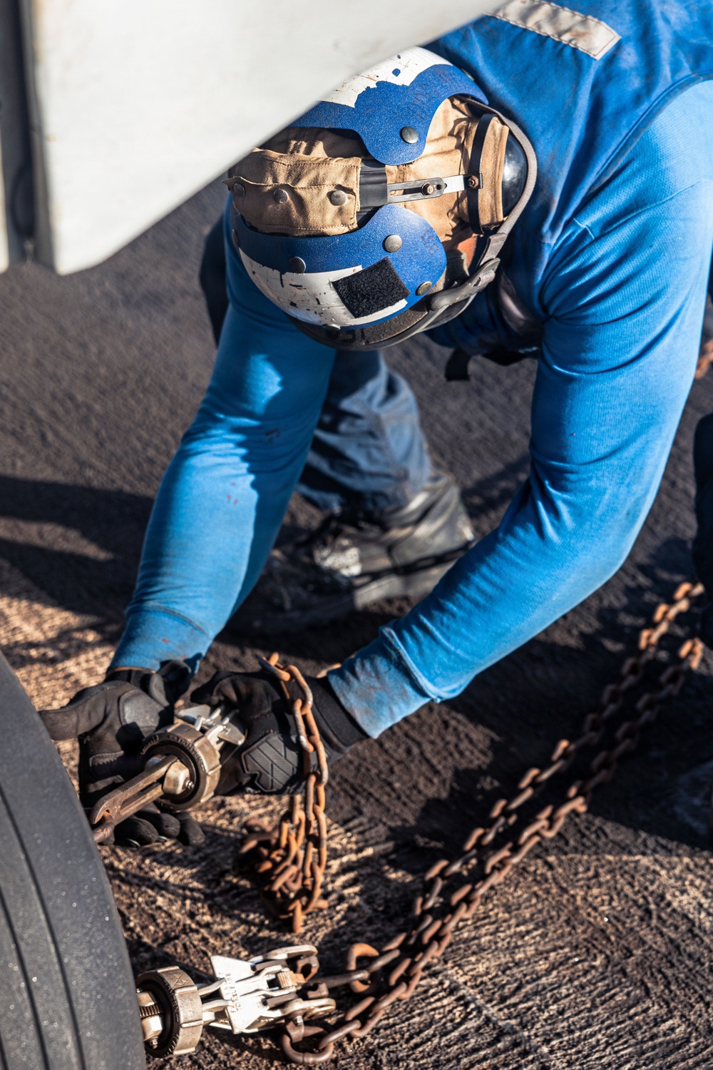 USS Bainbridge Conducts Helicopter Operations