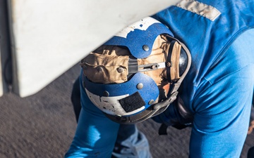 USS Bainbridge Conducts Helicopter Operations