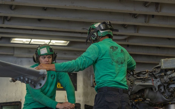 HSC-26 Sailors Repair MH-60S Rotors
