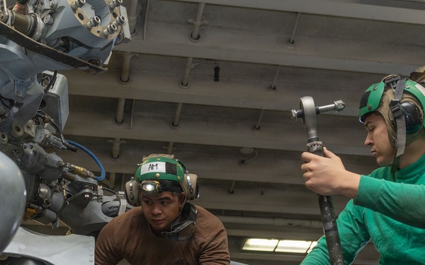 HSC-26 Sailors Repair MH-60S Rotors