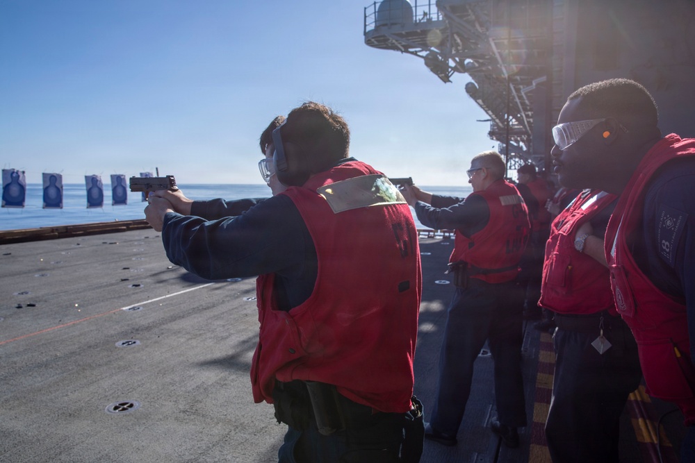 Makin Island Live-Fire Gunshoot Underway