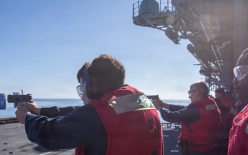 Makin Island Live-Fire Gunshoot Underway