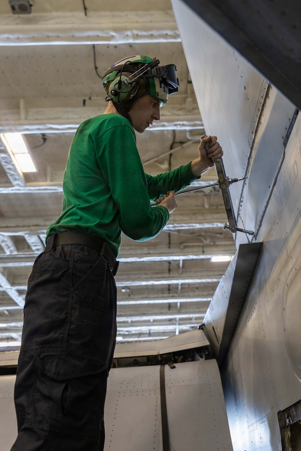 VAQ-142 Routine Maintenance