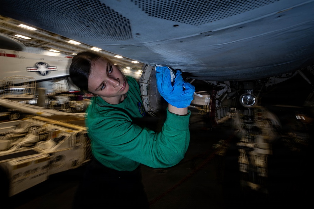 VFA-213 Routine Maintenance