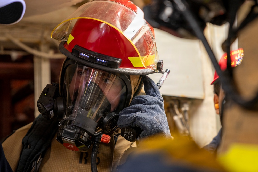 USS DELBERT D. BLACK (DDG 119) Conducts Damage Control Training Drill