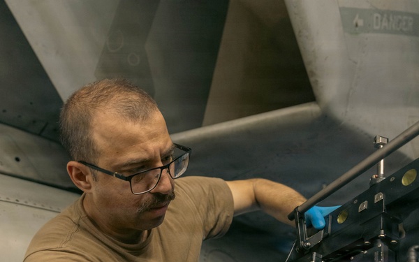 VFA-213 Routine Maintenance
