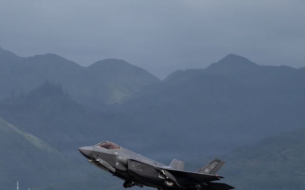 HIANG kicks off Sentry Aloha 26-1