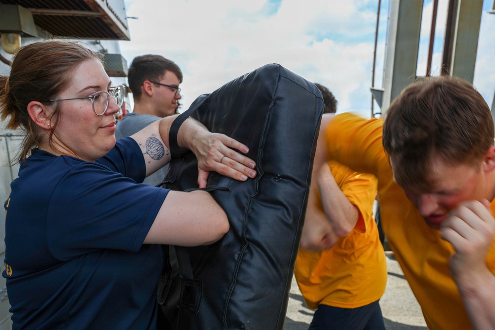 USS Thomas Hudner (DDG 116) Serf-B