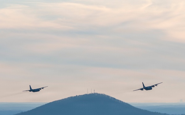 Dobbins C-130Hs Conduct Training at Yonah Mt.