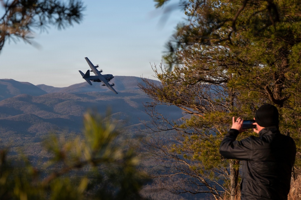 Dobbins C-130Hs Conduct Training at Yonah Mt.