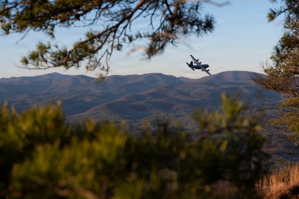 Dobbins C-130Hs Conduct Training at Yonah Mt.
