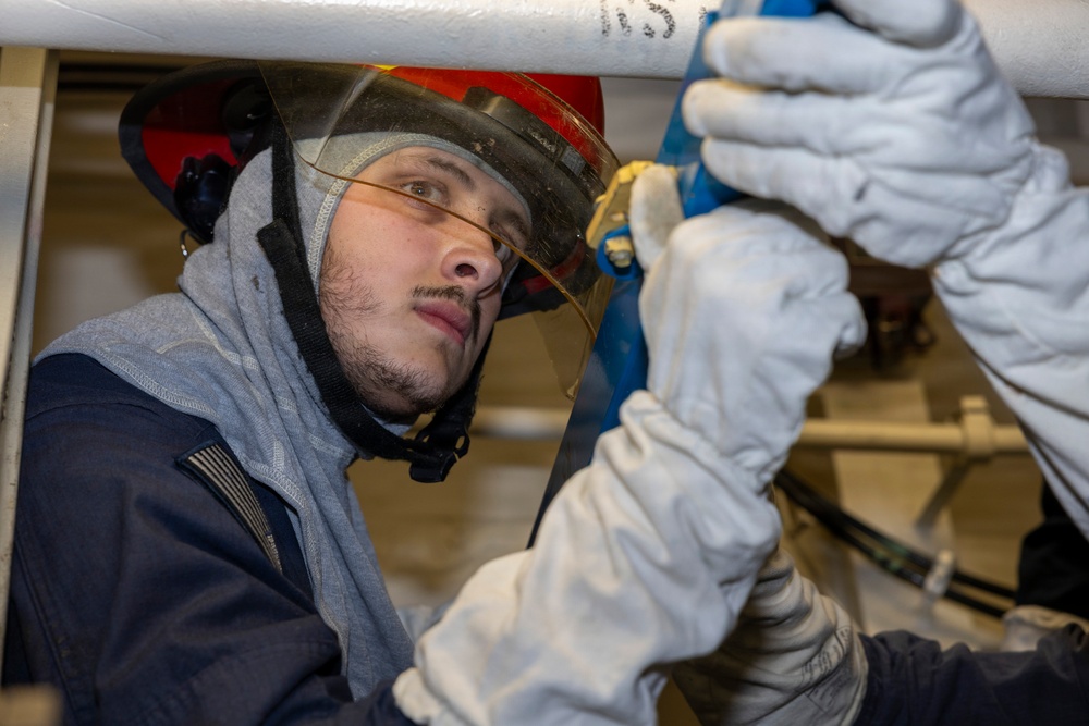 USS Delbert D. Black (DDG 119) Conducts Flooding Drill
