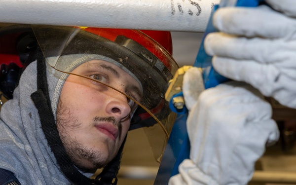 USS Delbert D. Black (DDG 119) Conducts Flooding Drill