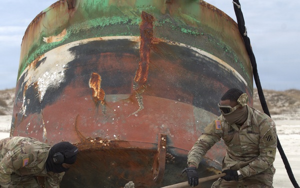 3rd Infantry Division conducts air movement buoy operation with Coast Guard