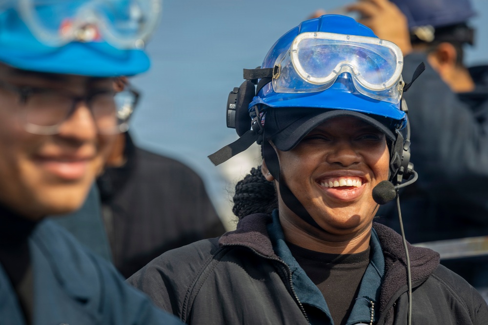 DVIDS - Images - USS Delbert D. Black (DDG 119) Departs Las Palmas ...