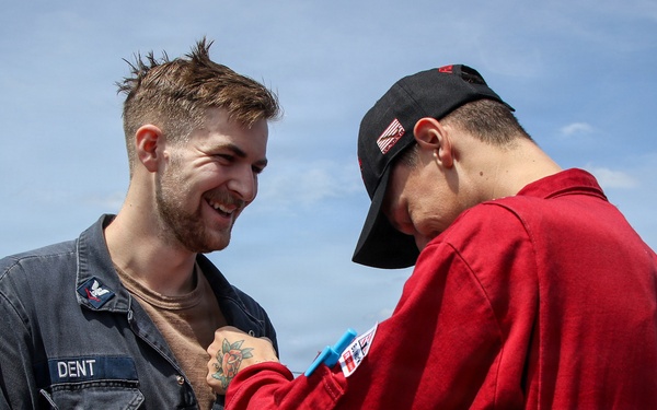 Frank E. Petersen Jr. conducts ESWS pinning ceremony