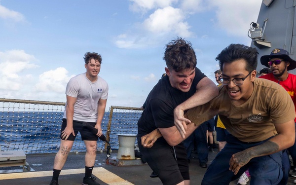 USS Michael Murphy Sailors conduct SRF training