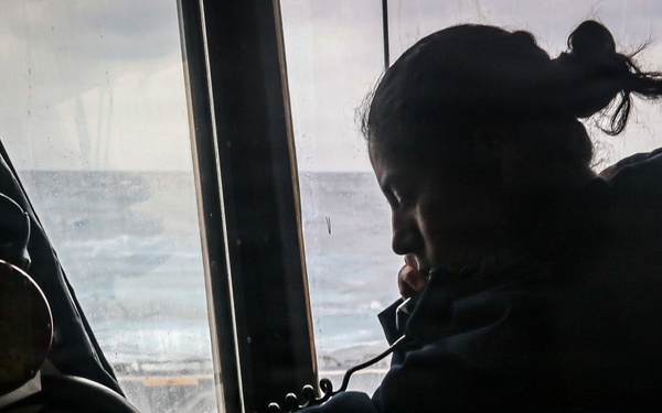 Frank E. Petersen Jr. conducts vertical replenishment-at-sea