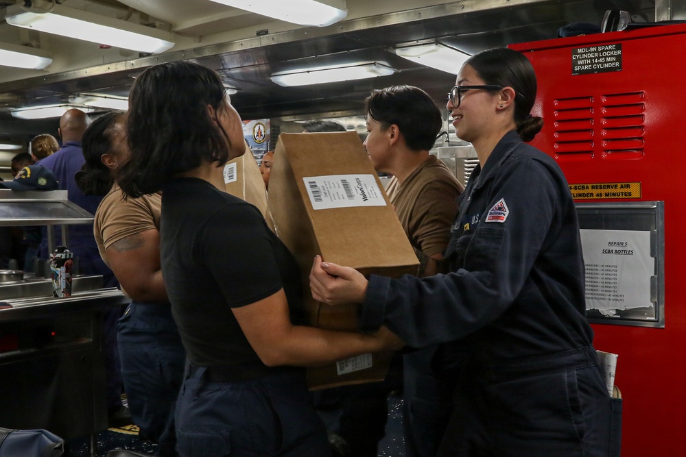 Frank E. Petersen Jr. conducts vertical replenishment-at-sea