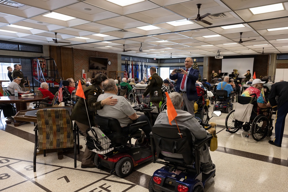 Iowa National Guard, 34th Army Band visit Iowa Veterans Home for Christmas concert