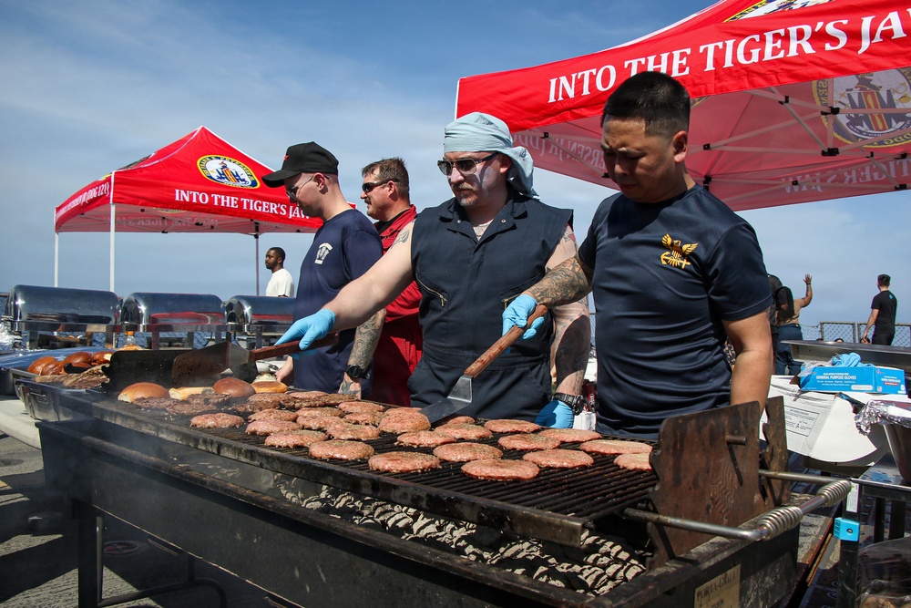 Frank E. Petersen Jr. hosts steel beach picnic